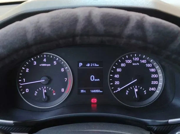 Car image 24