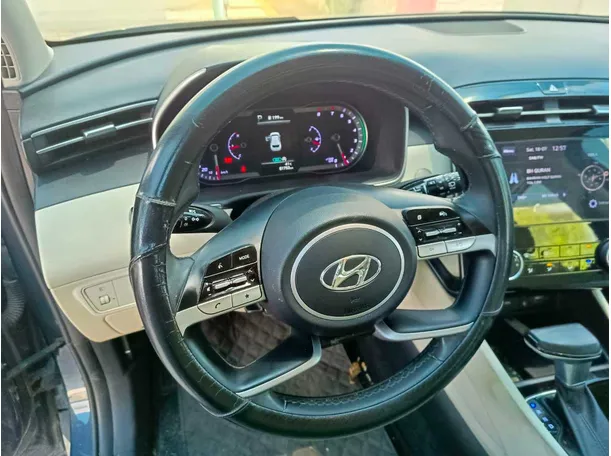 Car image 20
