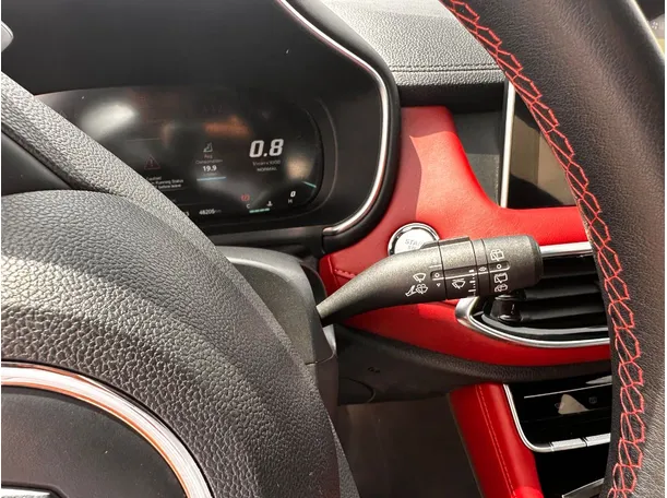 Car image 26