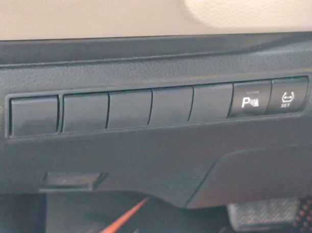 Car image 27