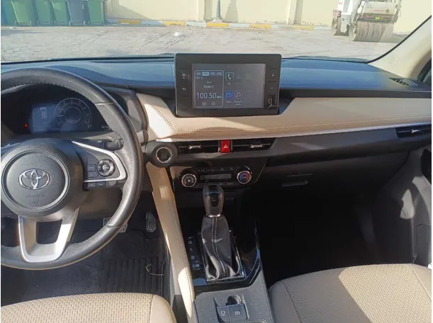Car image 15
