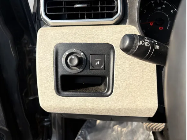 Car image 25