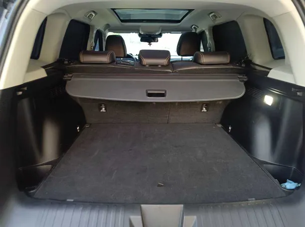 Car image 30