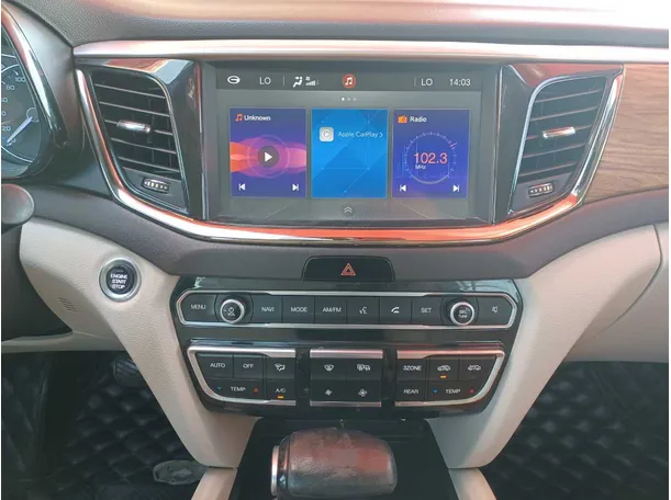Car image 14