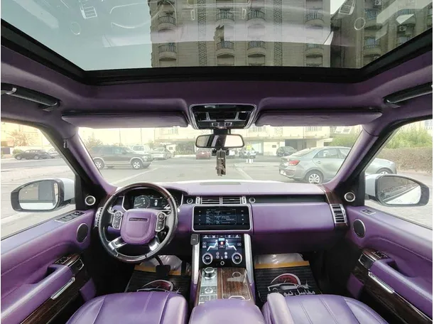 Car image 18