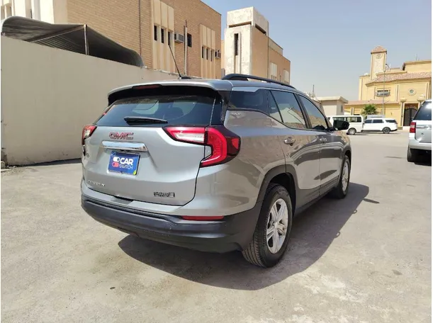 Car image 5