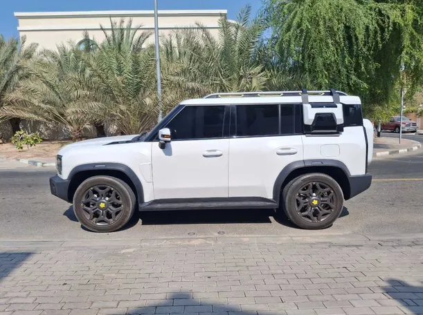 Car image 8
