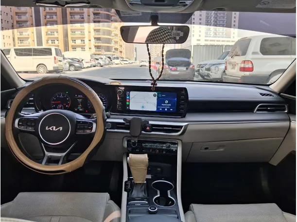 Car image 16