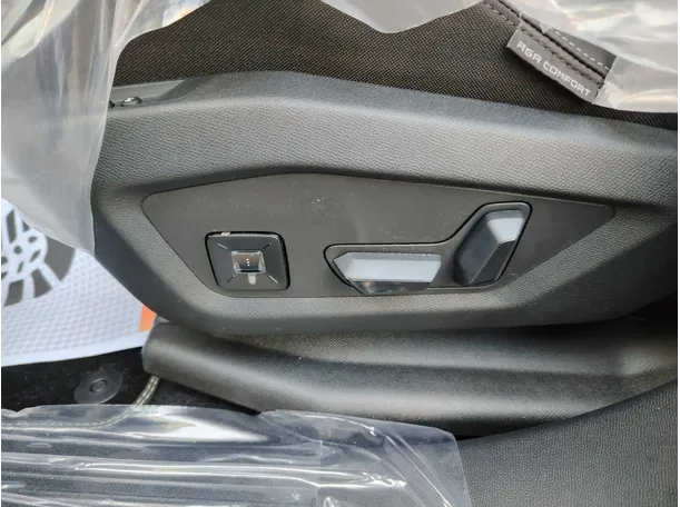 Car image 43