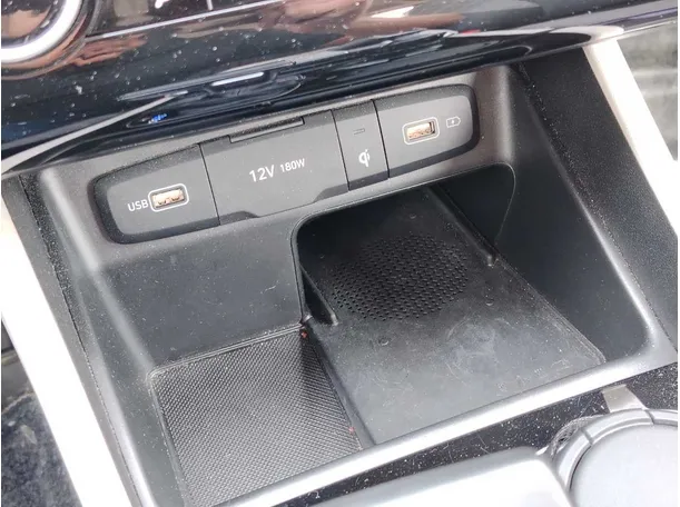 Car image 33