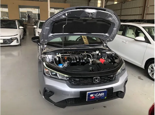 Car image 10