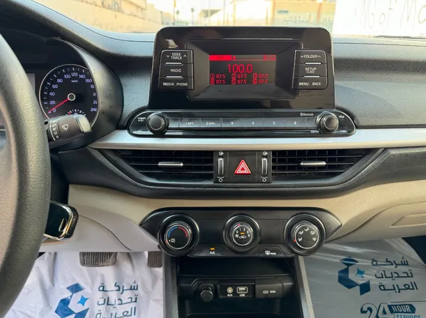 Car image 18