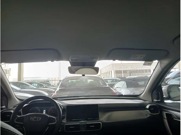 Car image 13