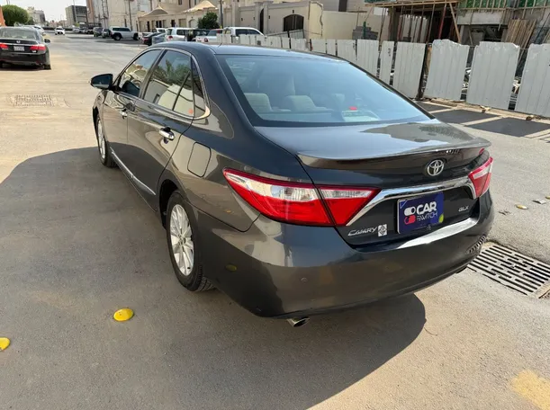 Car image 7