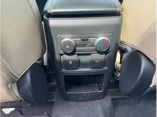 Car image 29