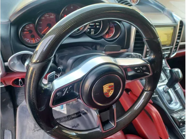 Car image 17