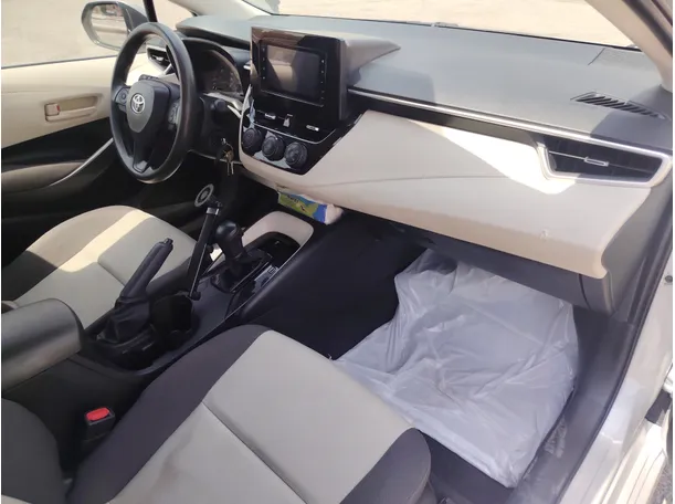 Car image 14
