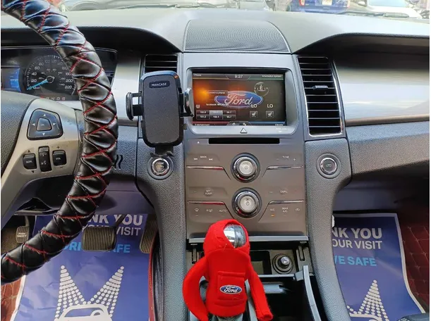 Car image 16