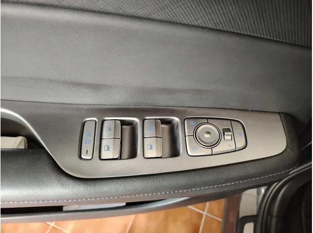 Car image 46