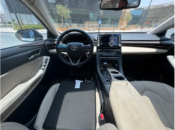 Car image 16