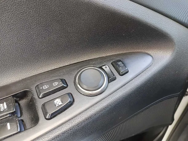 Car image 20
