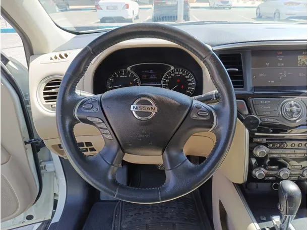 Car image 17