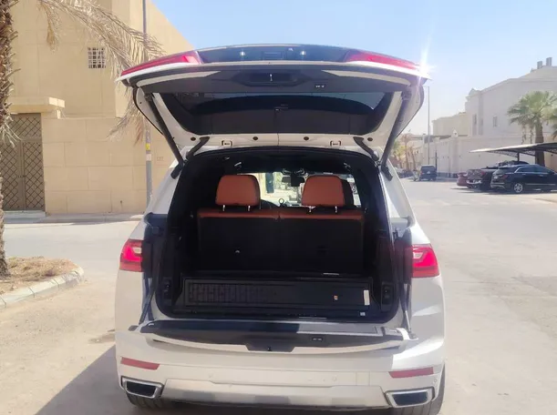 Car image 22