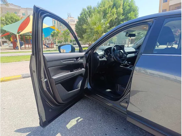 Car image 12