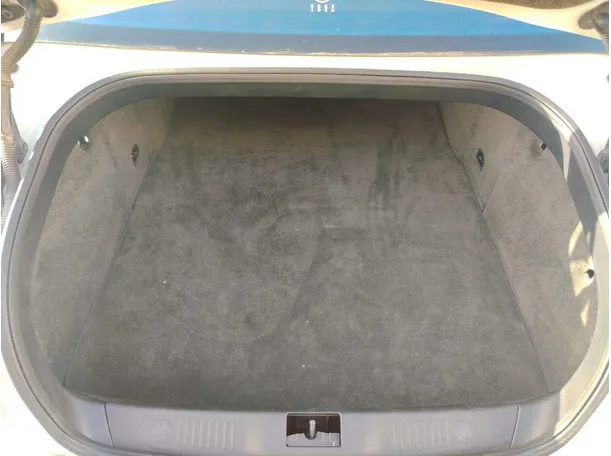 Car image 32