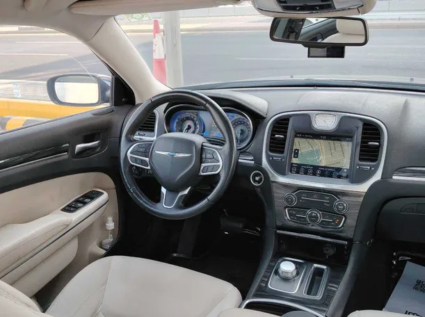 Car image 19