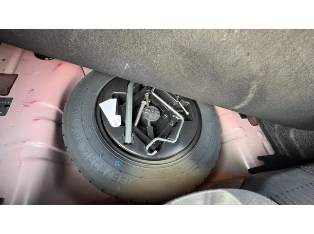 Car image 23