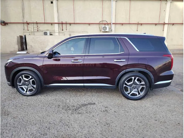 Car image 8
