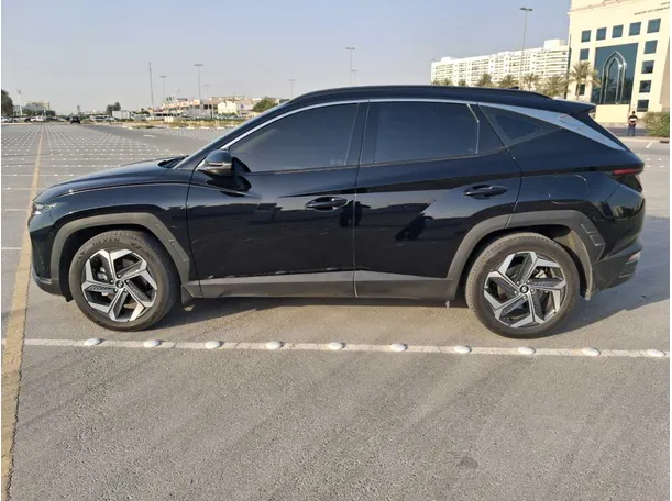 Car image 8