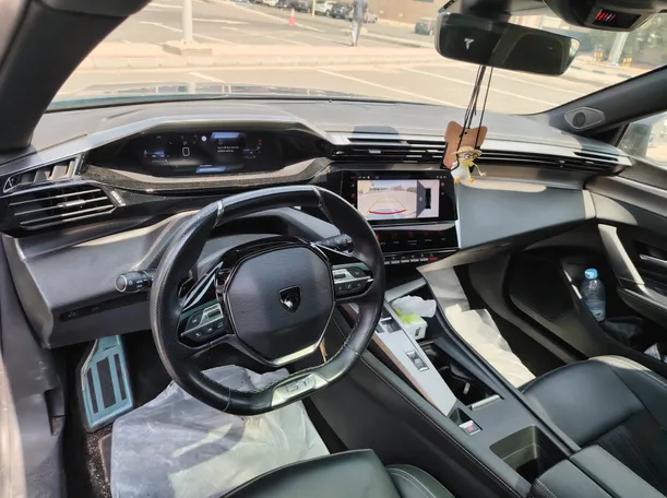 Car image 13
