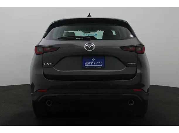Car image 12