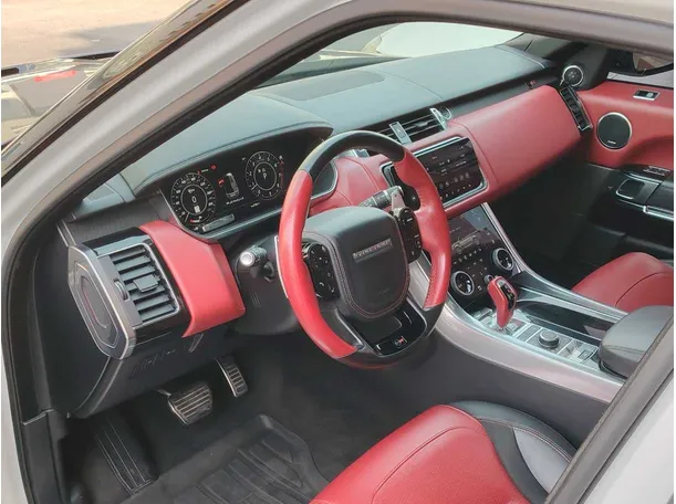 Car image 12