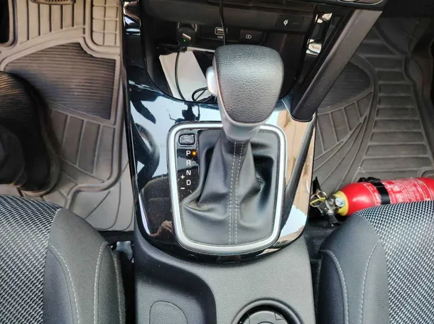 Car image 25