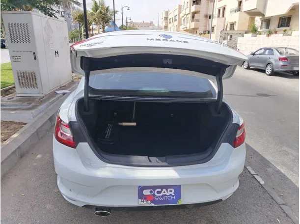 Car image 25