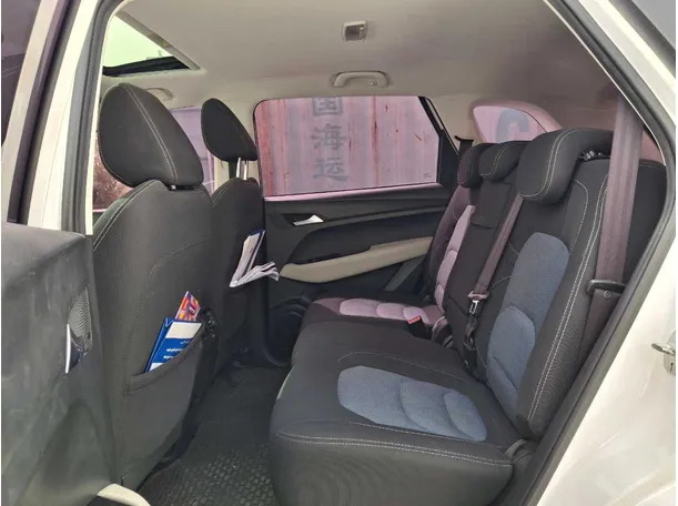 Car image 13