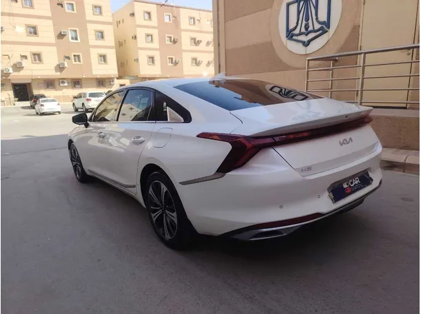 Car image 7