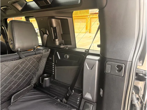 Car image 29
