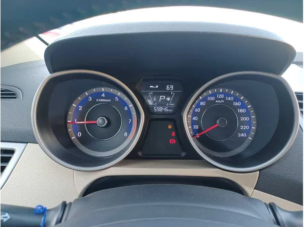 Car image 17