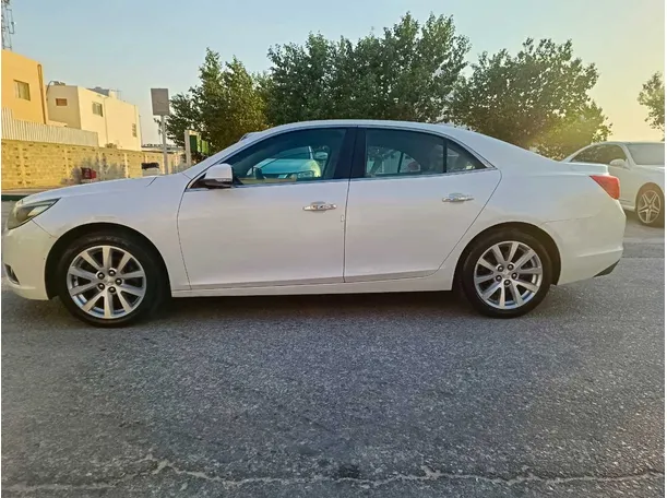 Car image 8