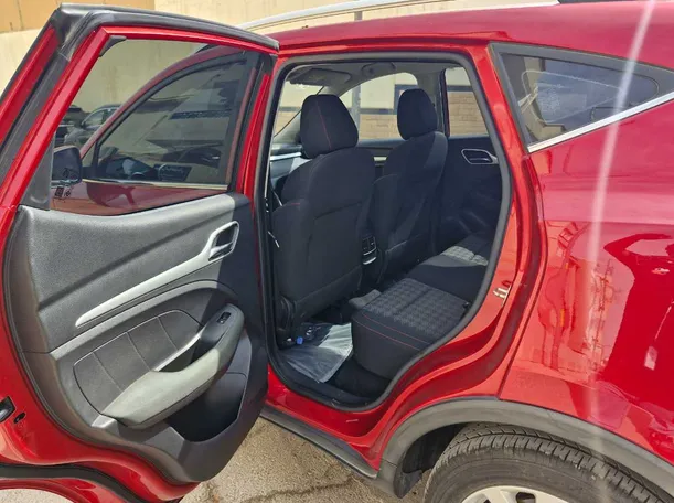 Car image 14