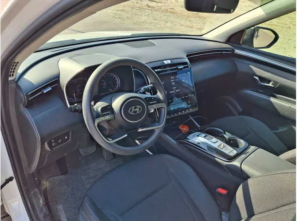 Car image 11