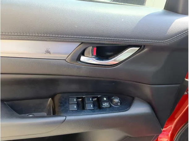 Car image 26