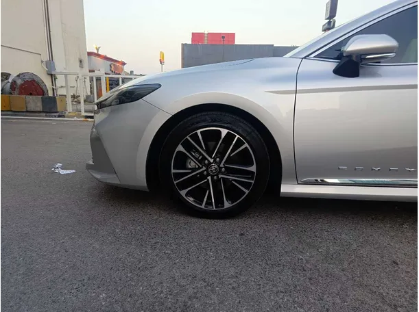 Car image 9