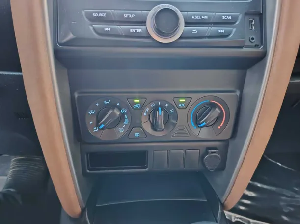 Car image 25