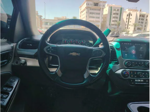 Car image 19