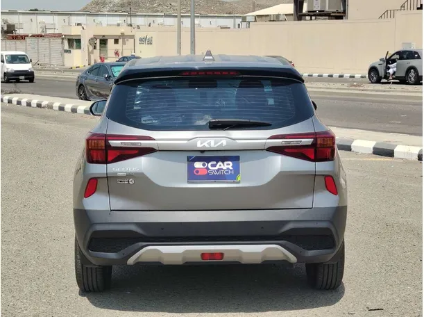 Car image 6
